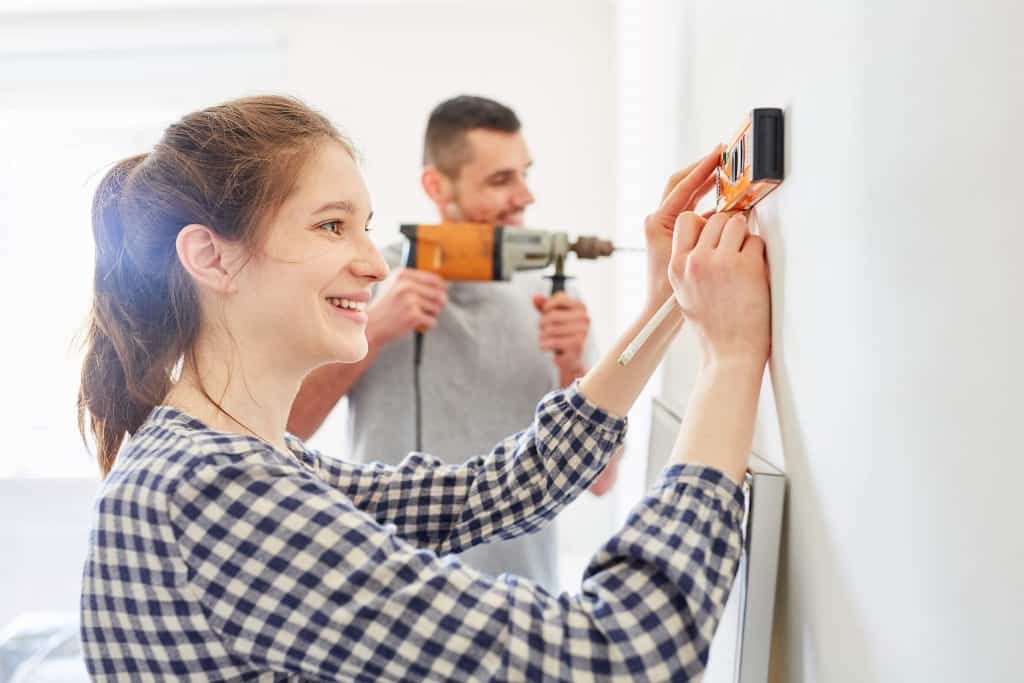 couple does home renovations