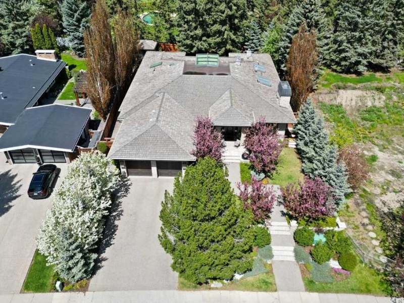 expensive home in Bel-Aire, Calgary 1020 Bel-Aire Drive SW -