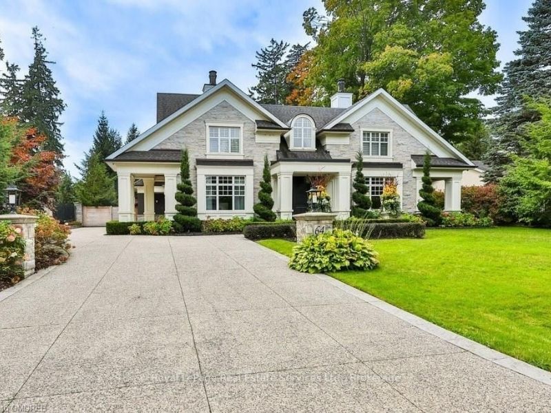 Light stone mansion in Oakville, Ontario