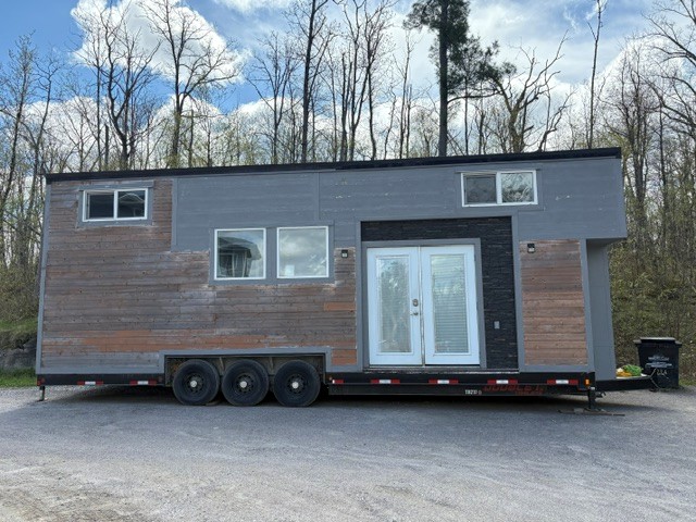 tiny house in Calabogie Ontario