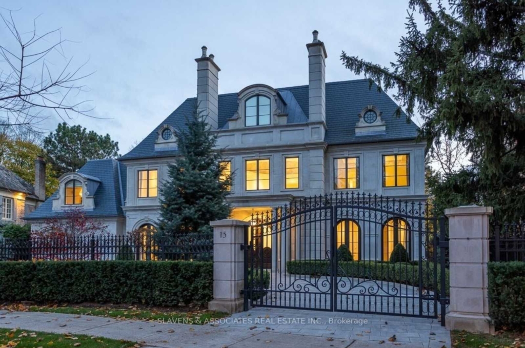 15 Tudor Gate, Toronto
