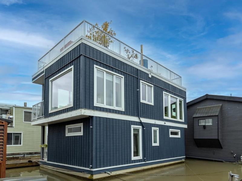 float home for sale in Vancouver 6w2 8191 River Road, Richmond